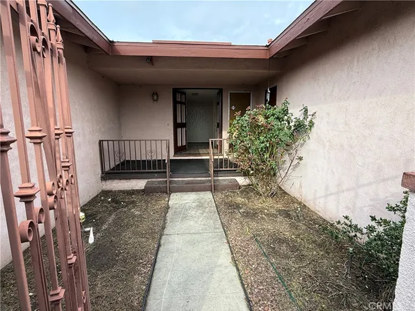 7633 Ampere Ave, North Hollywood, CA 91605