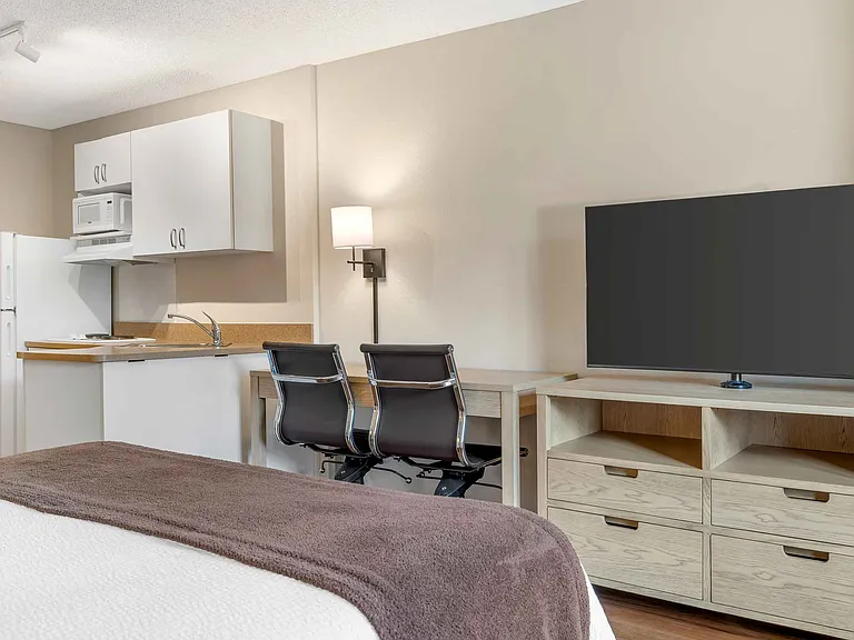 Studio Suite - 1 Queen Bed