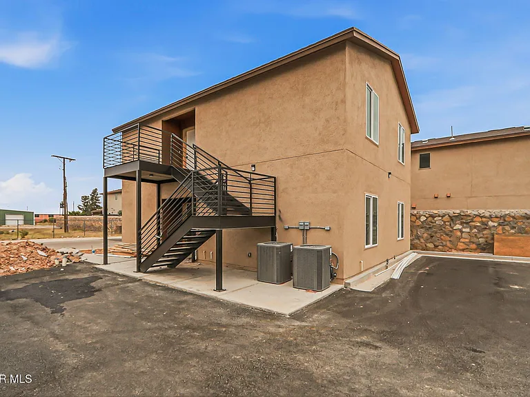 6002 1/2 Pam McCall Dr #1 — Photo 10