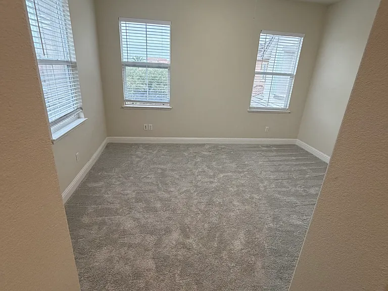 540 Sullivan Way — Photo 2