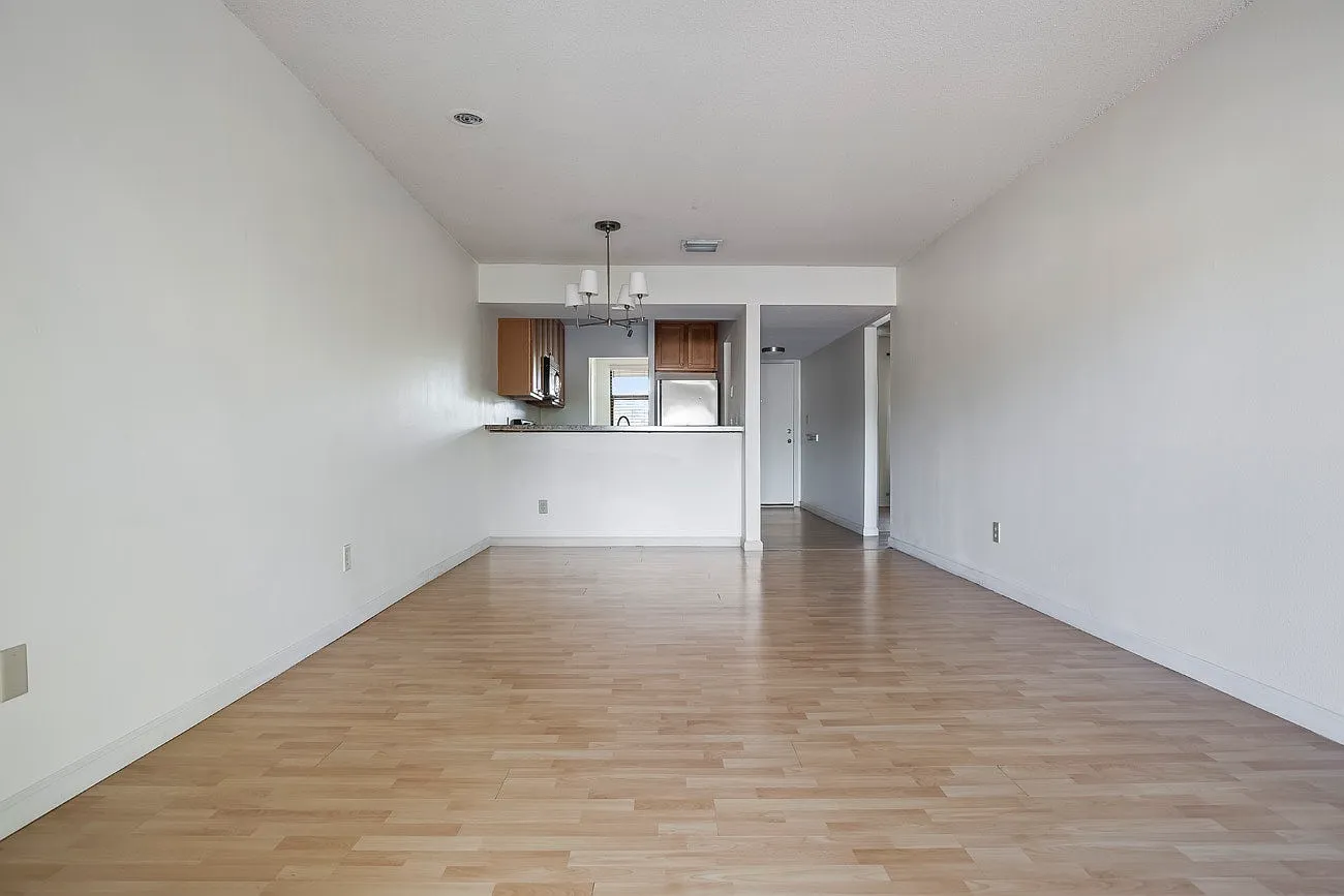 2808 Plaza Terrace Drive, Unit 808 — Photo 1