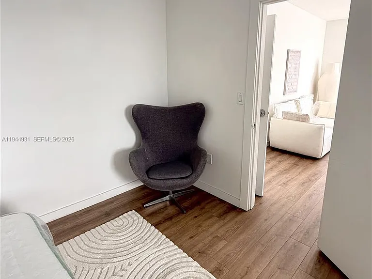 1525 Euclid Ave #12 — Photo 5