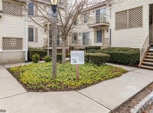 62 Jamestown Rd, Basking Ridge, NJ 07920