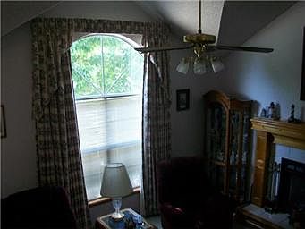 3rd image of 5111 Hedges Ave