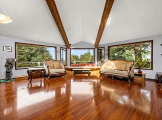 8379 Chelmsford Pl, Chilliwack, BC V2R 3X2