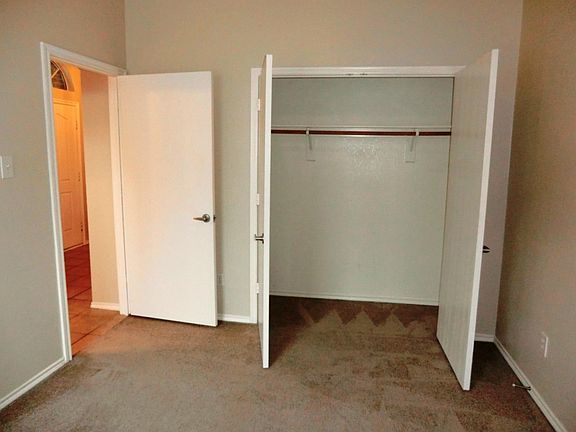 5th image of 1008 Fairweather Dr