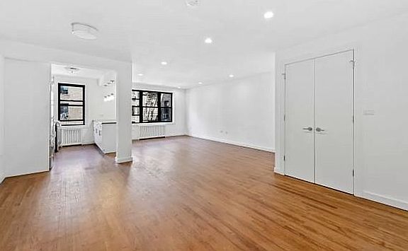 4th image of 530 W 236th St #3HH