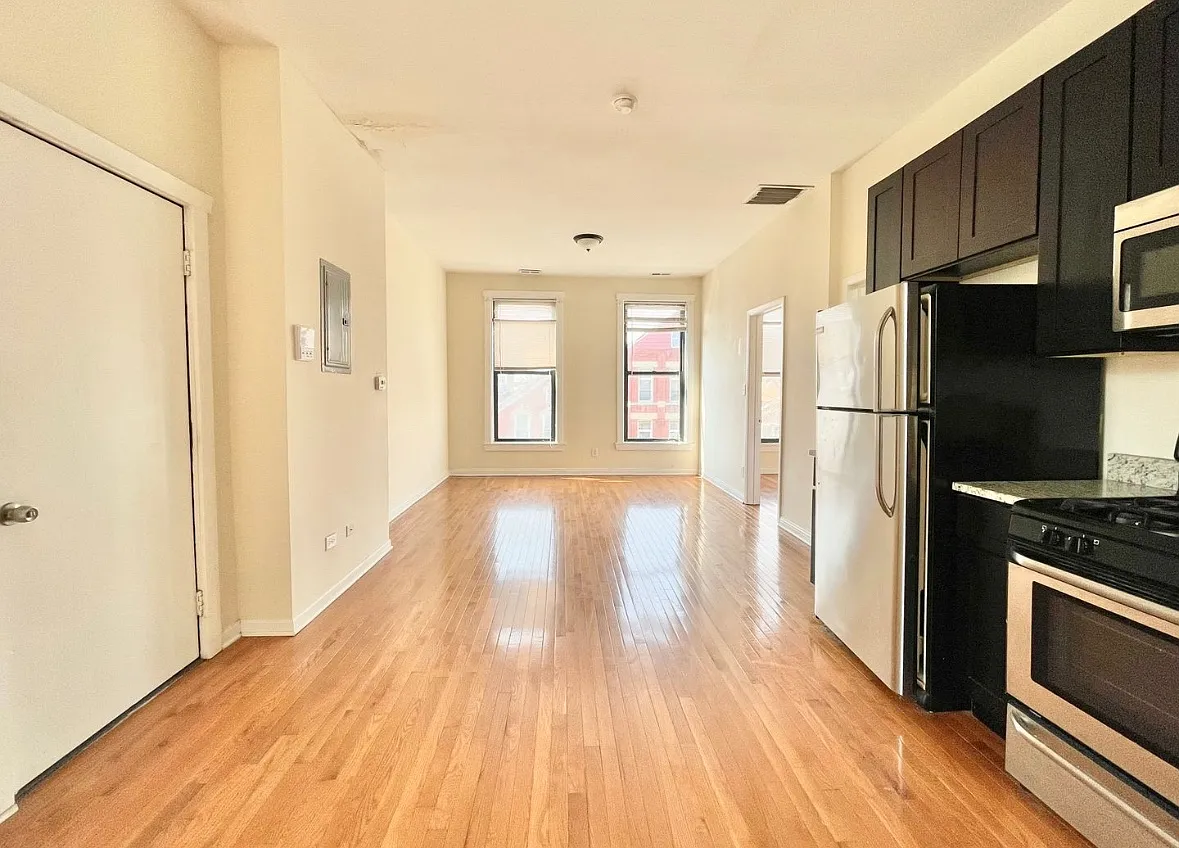 Building Photo - 1629 S Throop St #3