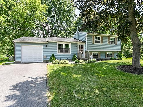 2nd image of 1552 Rosebay Ct