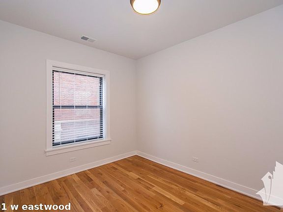 2nd image of 2201 W Eastwood Ave #1222
