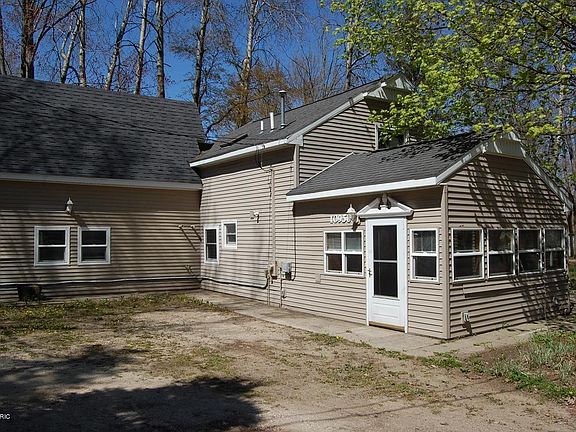 2nd image of 10950 4th St