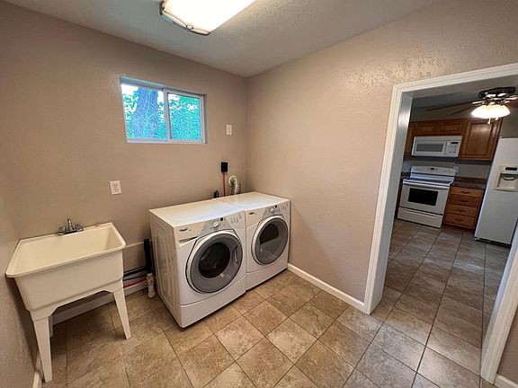 Mudroom/ Laundry Room