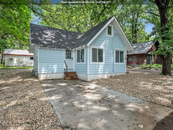 21332 Linn St, Spirit Lake, IA 51360