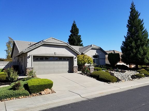 2nd image of 109 Siggens Ct