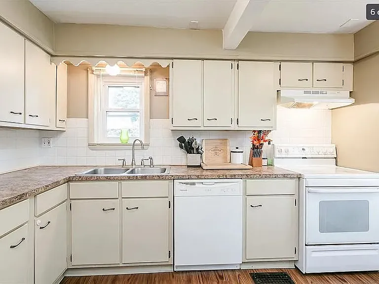 332 Bleacker Rd — Photo 9