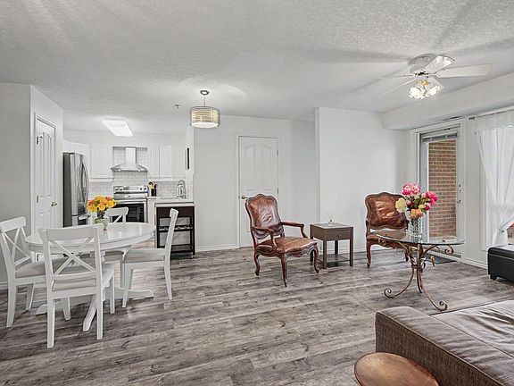 5th image of 1818 Simcoe Blvd SW #1114
