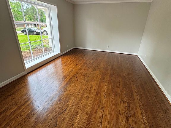 3rd image of 3321 Ridgefield Dr