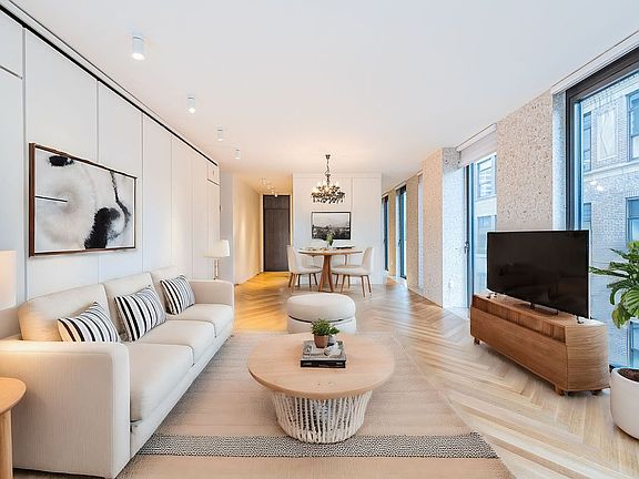 4th image of 16 W 40th St APT 18D