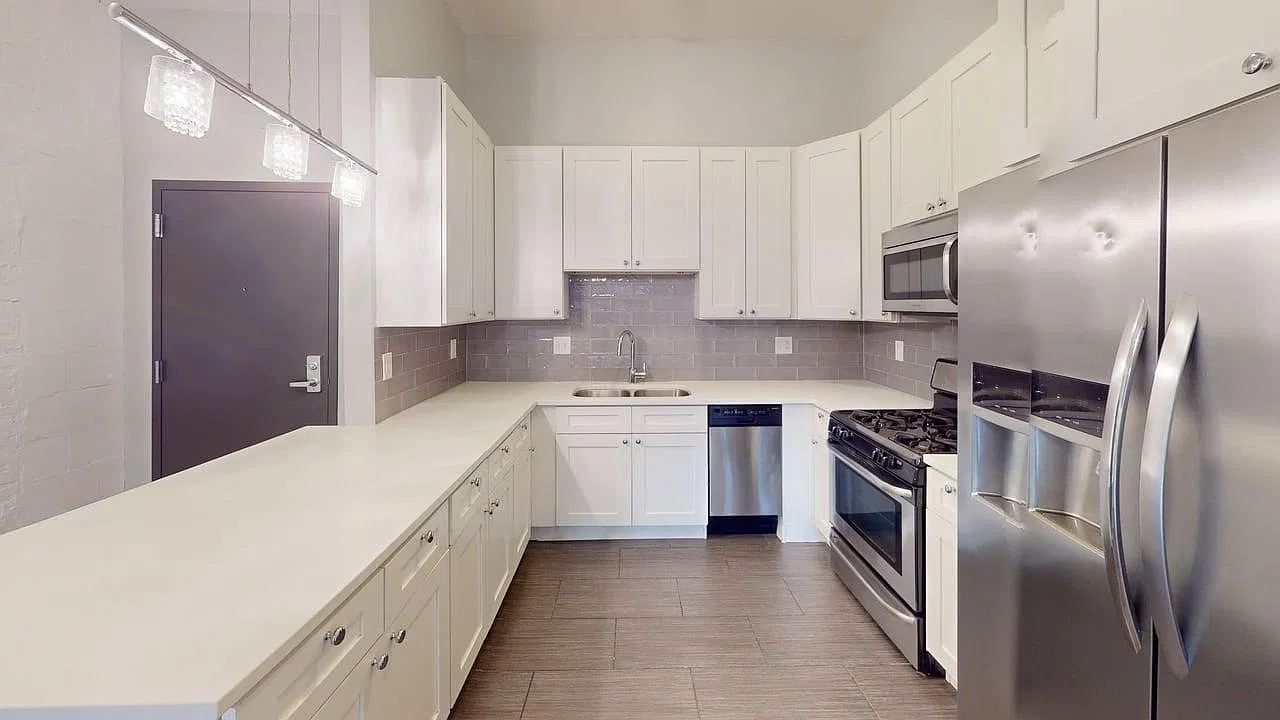 Renovated Rogers Park 2 bed 2 bath - November 1st — Photo 1