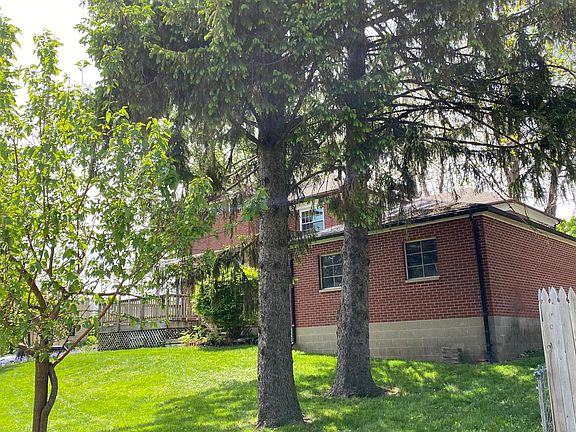 4th image of 2222 Far Hills Ave #2222