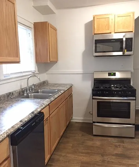 1034 Hall St SE — Photo 10