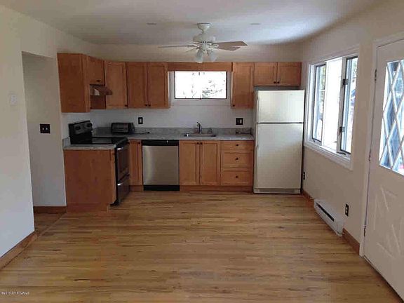 3rd image of 137 Horicon Ave