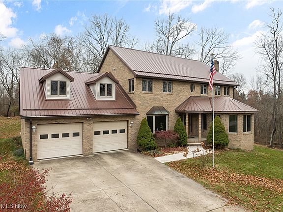 3rd image of 48837 Hillcrest Dr