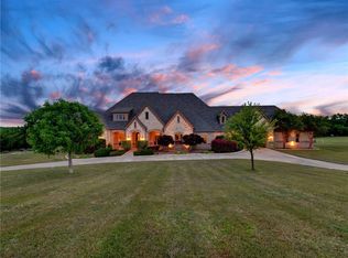 215 Loma Blanca Ln, Cresson, TX 76035