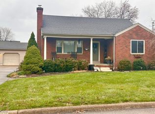 903 38th St, Vienna, WV 26105