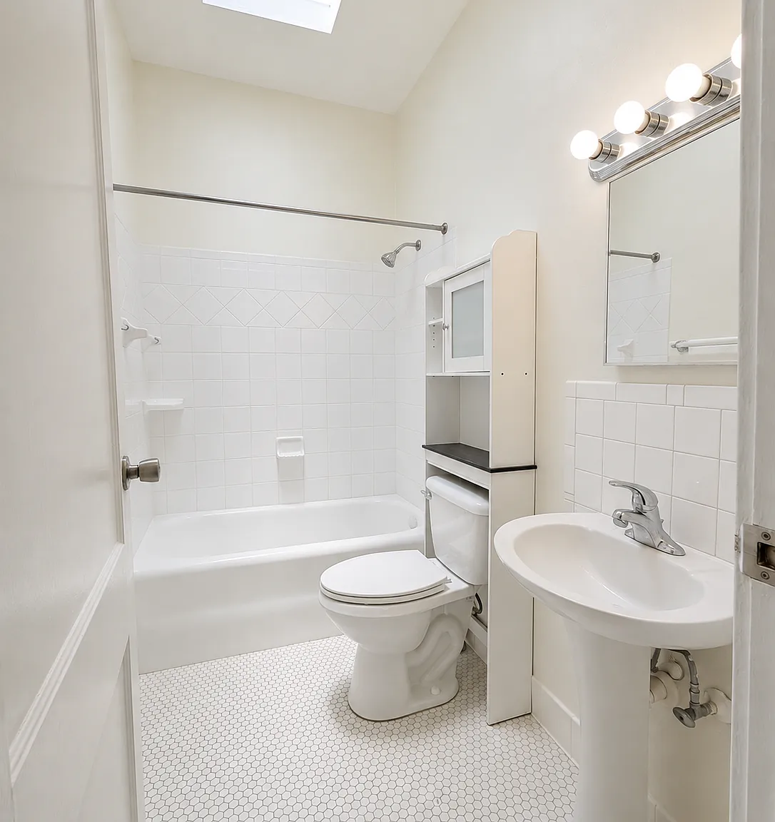 2 bed, 1000 sqft, $2,000 — Photo 2