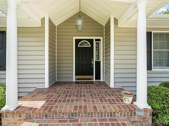 4th image of 126 Auburn Park Dr