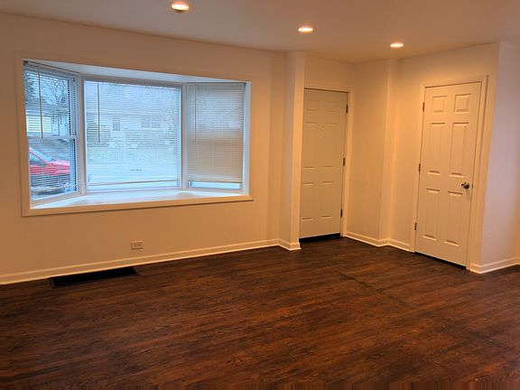 4th image of 309 Keller Ave