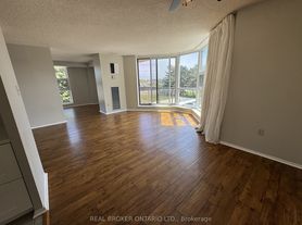 20 Dean Park Rd