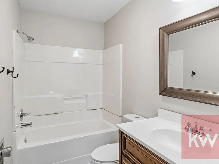 340 E Carters Valley Rd — Photo 14