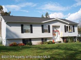 85 State St, Nicholson, PA 18446