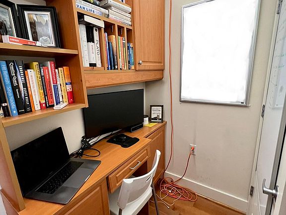 5th image of 123 Queen Anne Ave APT 204