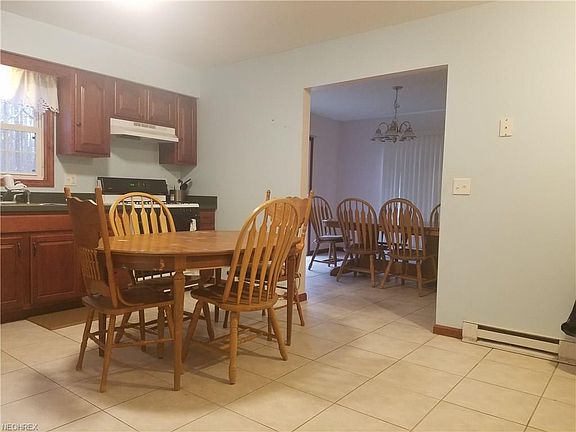 4th image of 81 Chaffee Dr