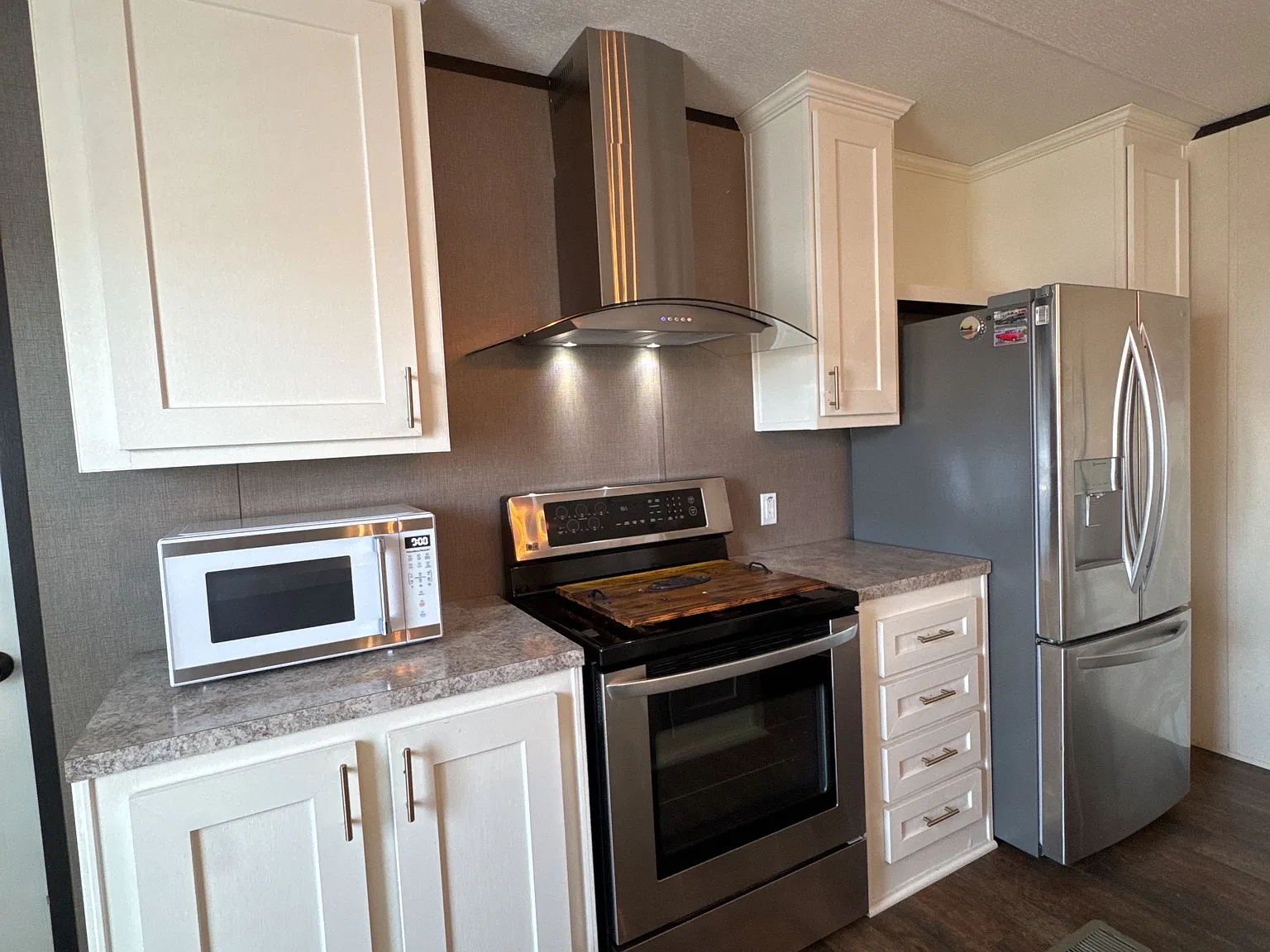 3 bed, 1152 sqft, $1,600 — Photo 4