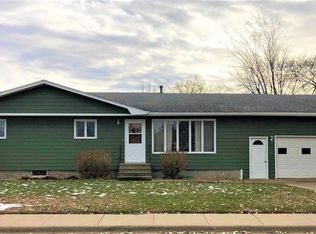 816 12th Ave NE, Aberdeen, SD 57401