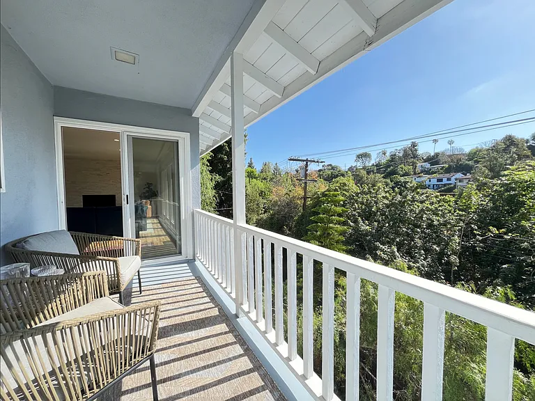 420 Tamarac Dr — Photo 3