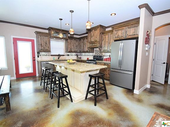 2nd image of 2081 County Road 305