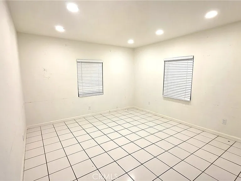 2820 7th Ave #2820 — Photo 5