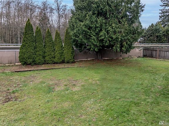 4th image of 7925 NE Double Hitch Ct