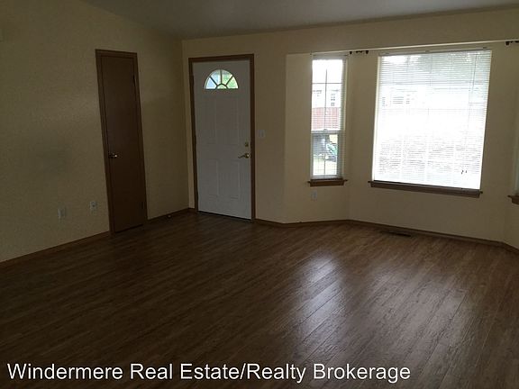 3rd image of 5024 109th St NE #A