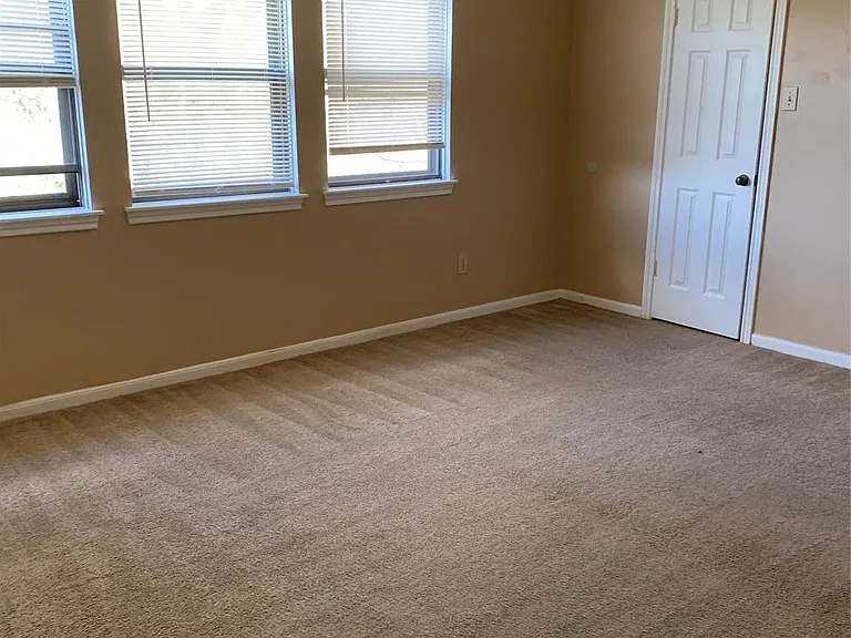 15526 Rio Plaza Dr — Photo 25