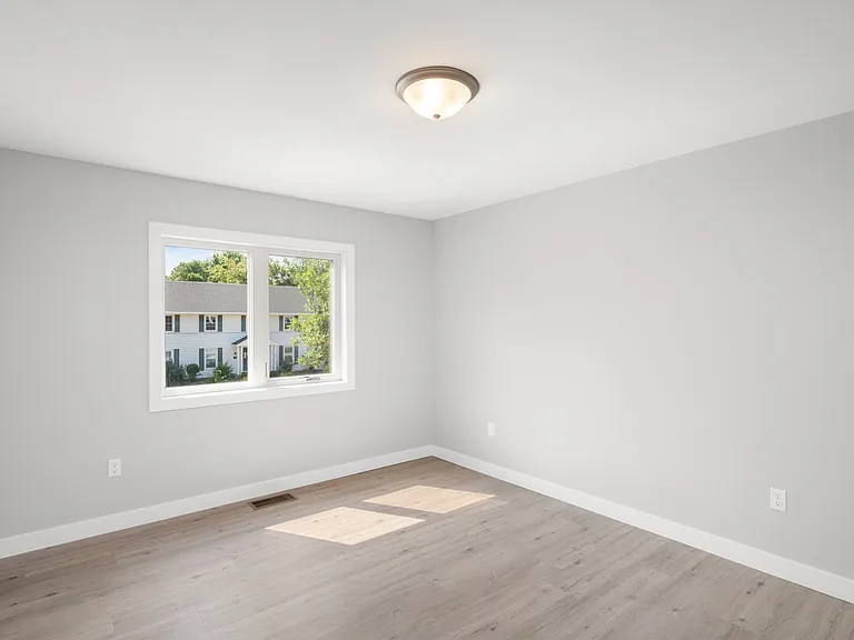 500 Cambridge St — Photo 25