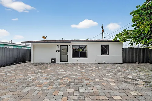 5008 Parker Ave Photo 1