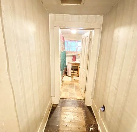 5th image of 220 N Ash St