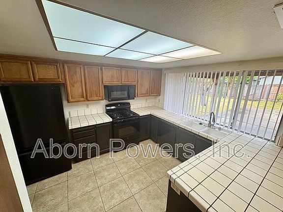 3rd image of 752 Crosswind Dr