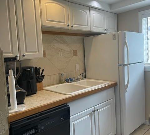 4th image of 2609 Pine Lake Ter Unit A